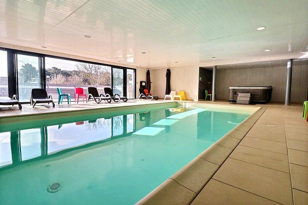 Gite de plain pied avec piscine et spa intérieurs